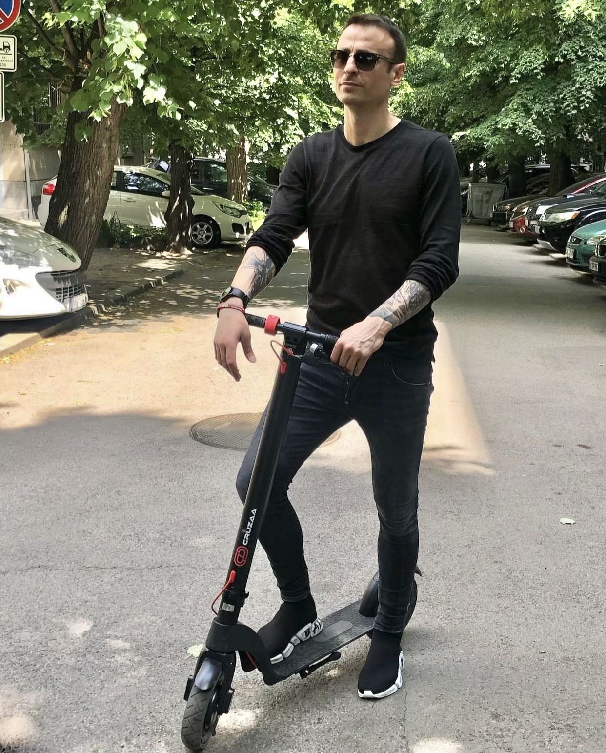 The Commuta Pro Max Electric Foldable Scooter - 75km Range and 40kmh Max Speed.  - ships from UK, Goodies N Stuff