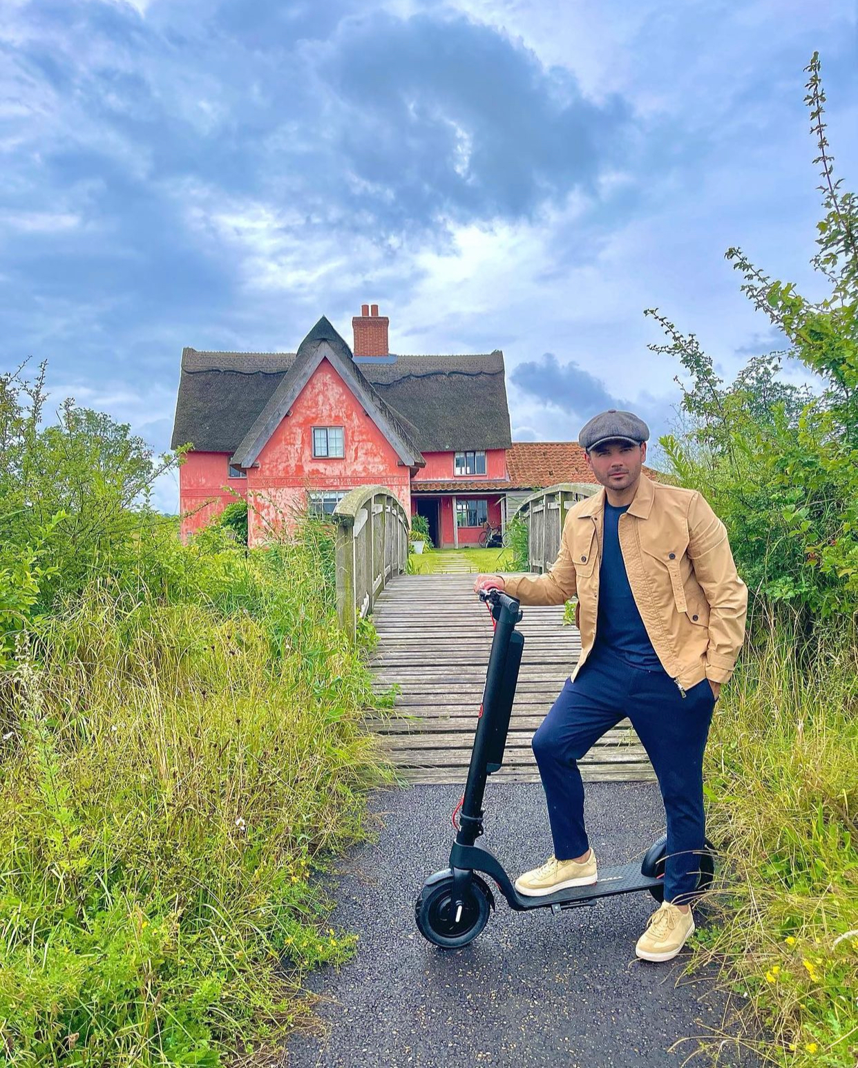 Cruzaa Commuta E-Scooter - 45km Range, 25km/h Top Speed, Ships from UK, Electric Bike, Uncategorized, Goodies N Stuff